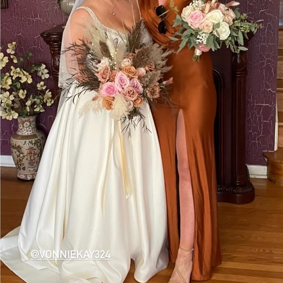 Dress - Picture 5 of 6